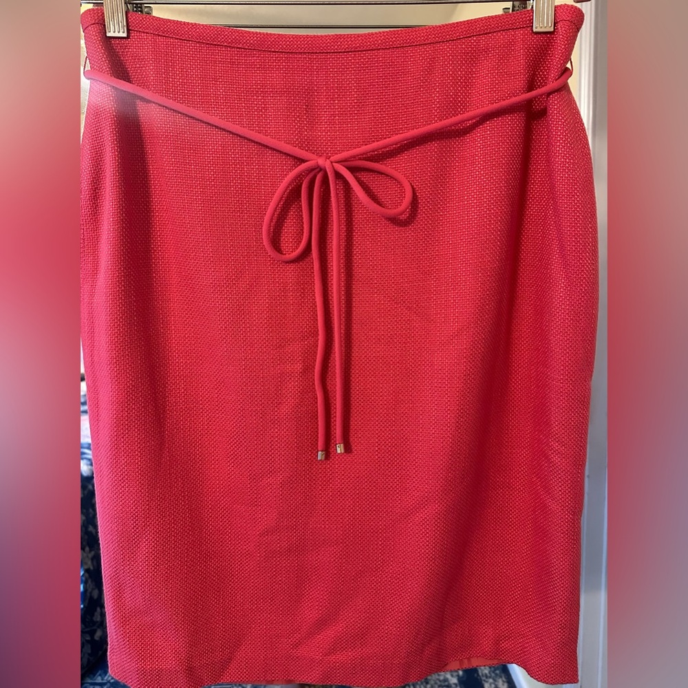 Talbots Coral Straight Skirt size 10 Lined, zipper, walking vent (still tacked)